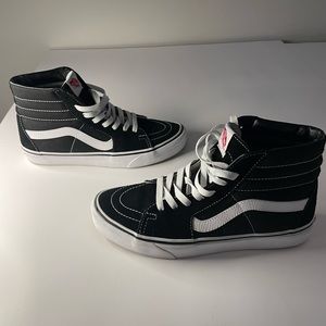 Vans off the wall men 7.5 mid color black & white